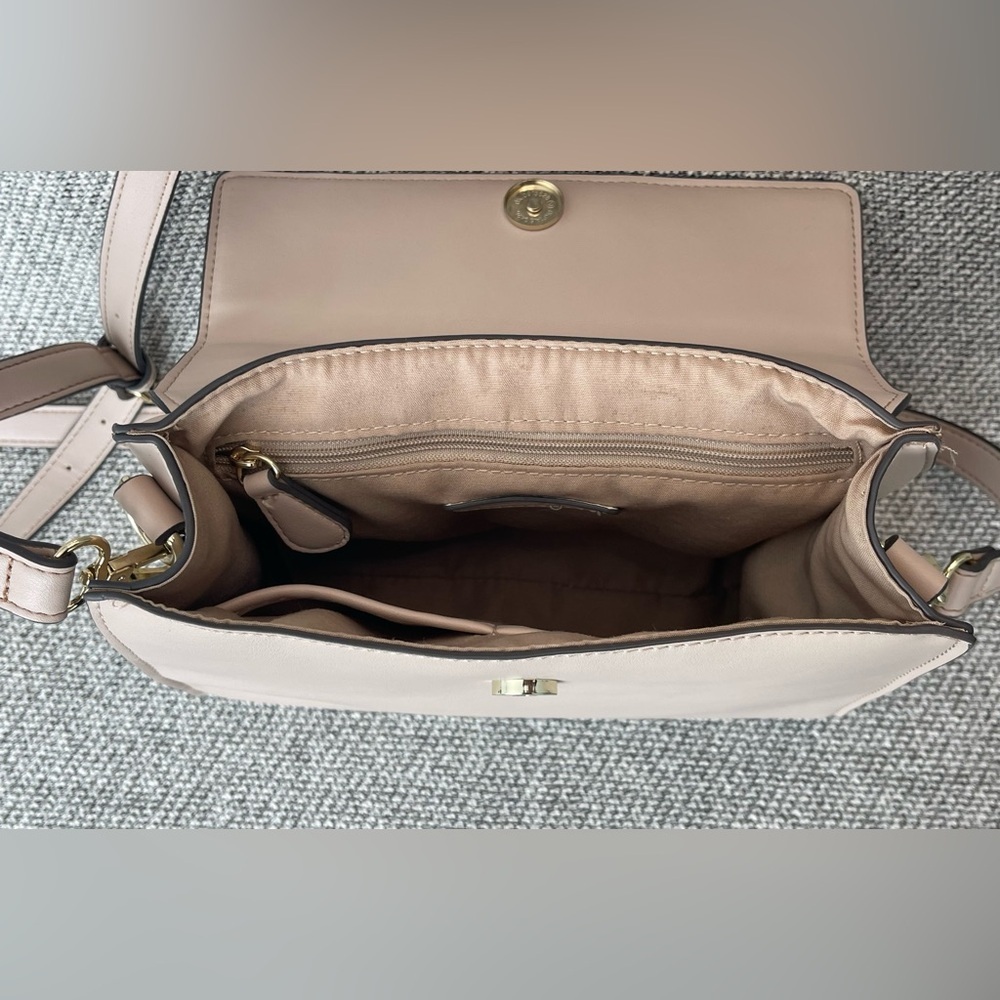 Cream Handbag with White Beaded Handle - Picture 3 of 16